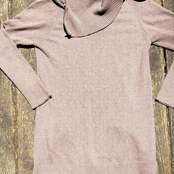 Jeanne Pierre Chic Sweater 😍 - Picture 5 of 13